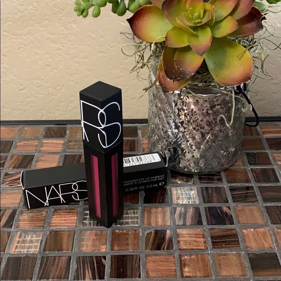Sold!!! NARS powermatte lip pigment. - Picture 1 of 3